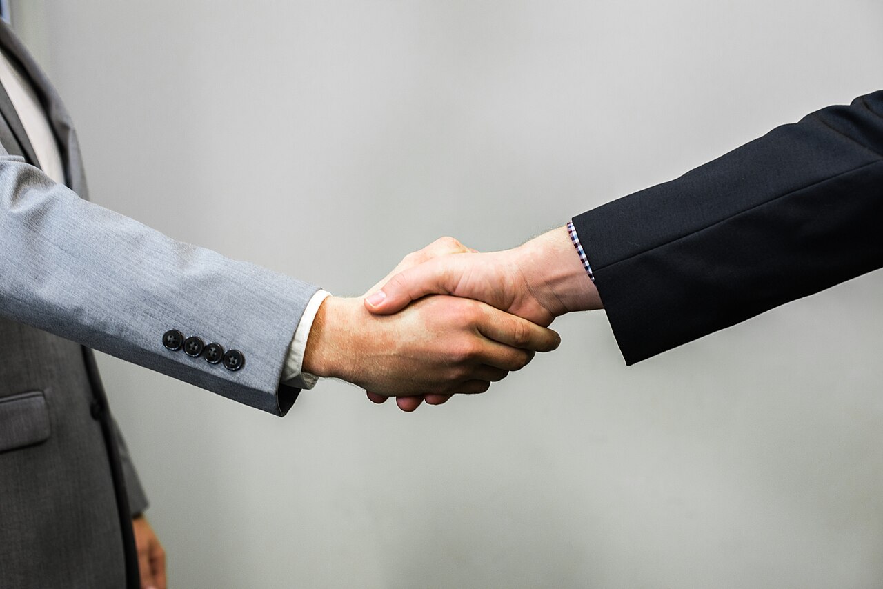 From First Registration to First Contract: The SME Defence Tender Playbook